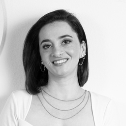 Esra Coskuncay