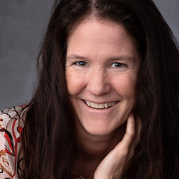 Bettina Renn