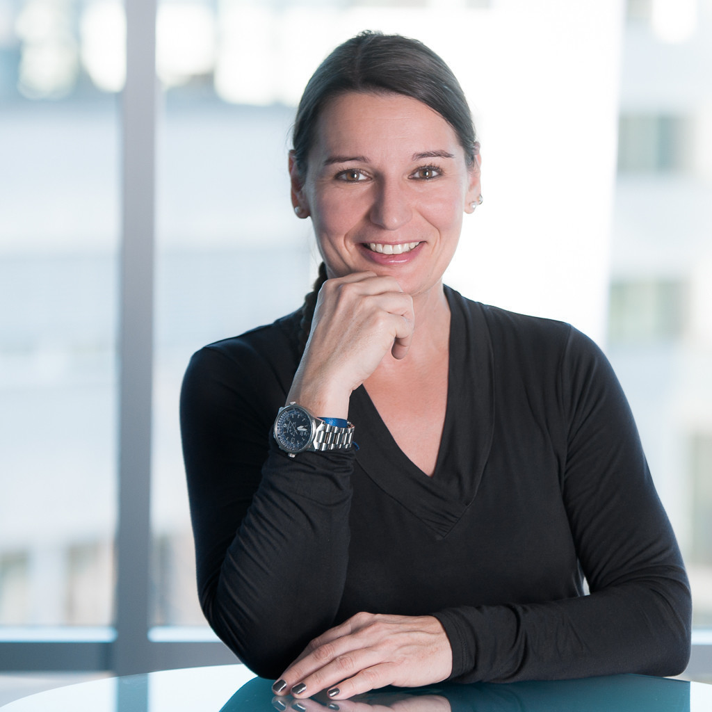 Angelika schmidt team lead data quality customer support uniserv