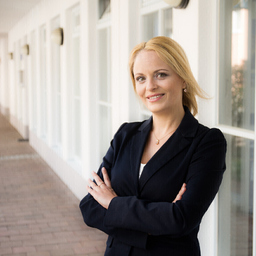 Stephanie Mayr