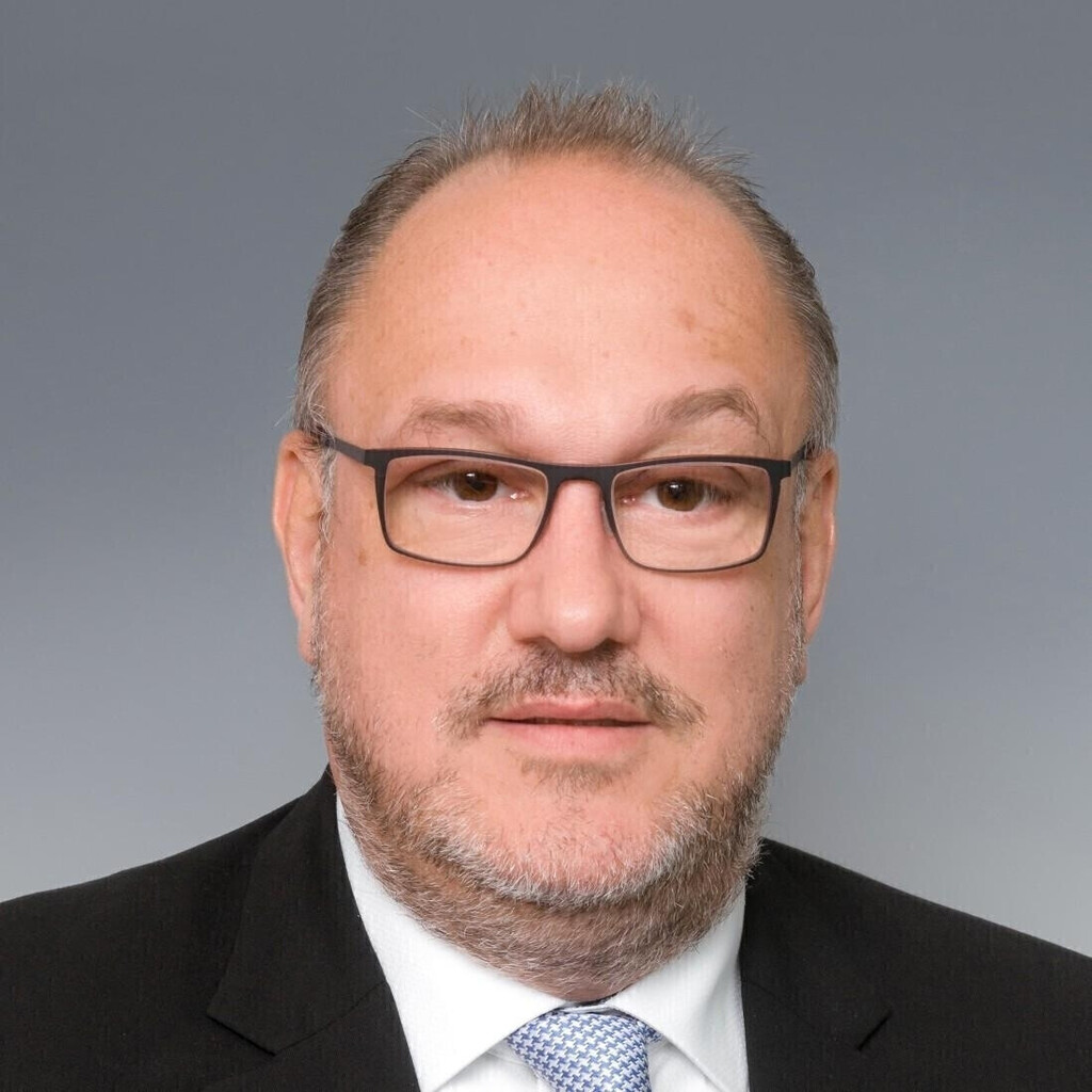 Winfried Wahl General Management Program IESE Business School XING