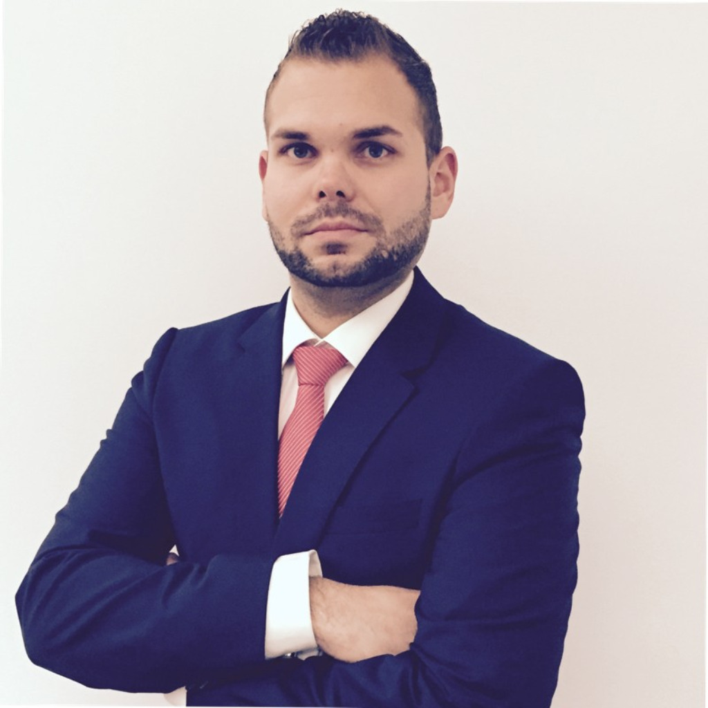 alexander-eckert-director-contract-talent-robert-half-xing