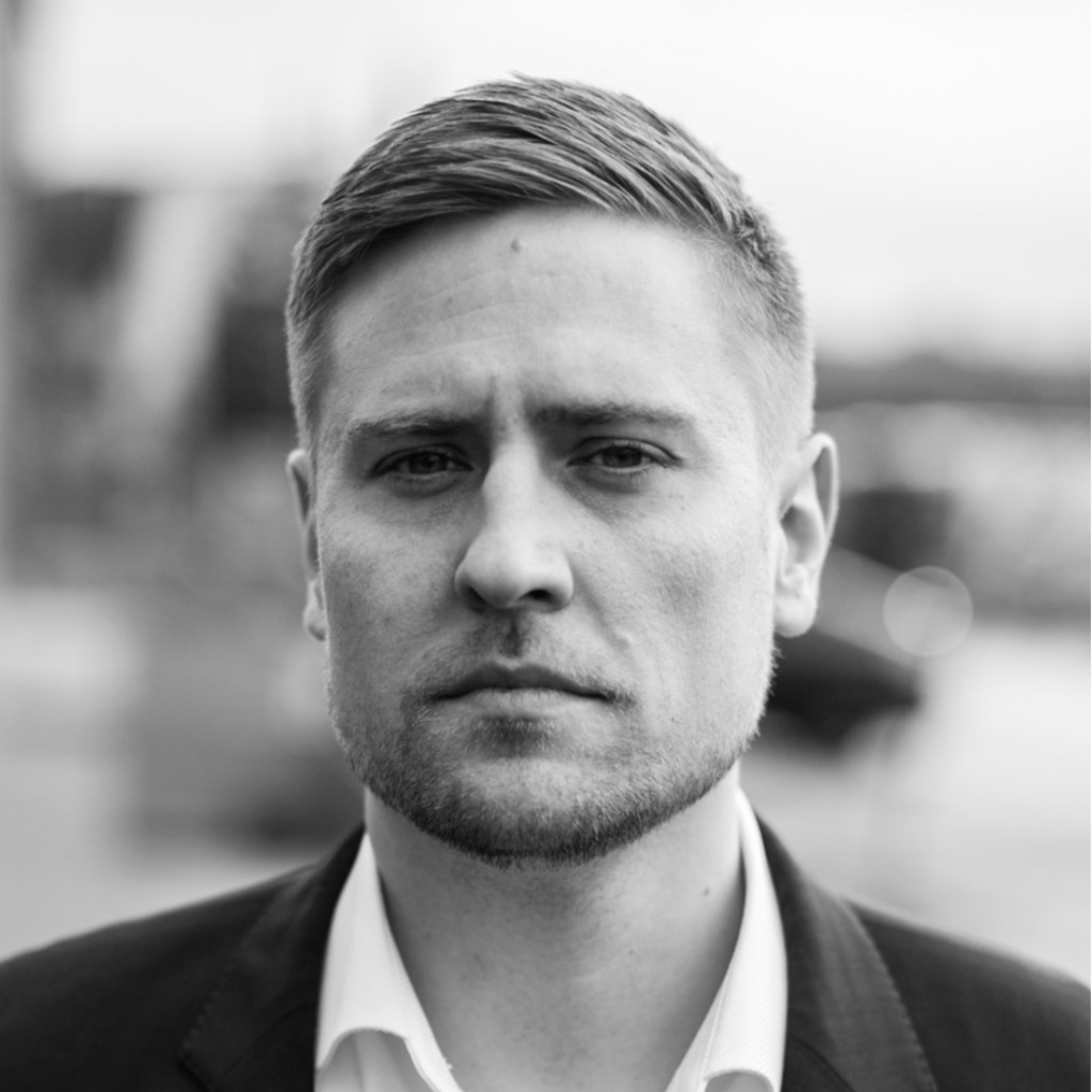 Peter Kaufmann Group CFO AvaFin XING