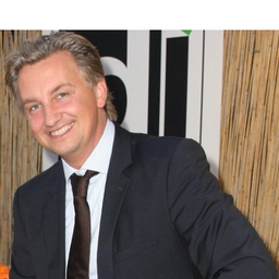 Damian Thiel