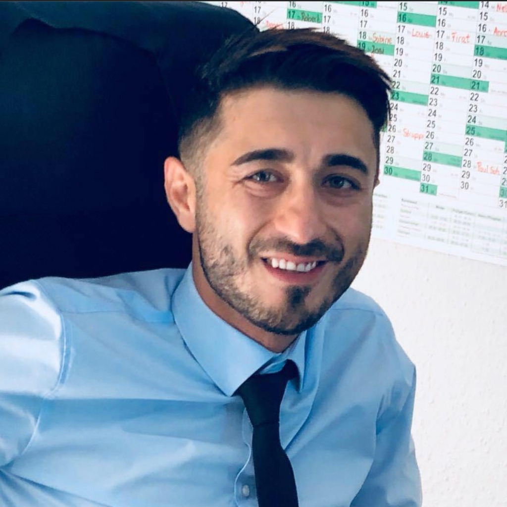 Hasan Gündesli Senior Sachbearbeiter NeukundenOnboarding