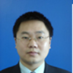 平 何