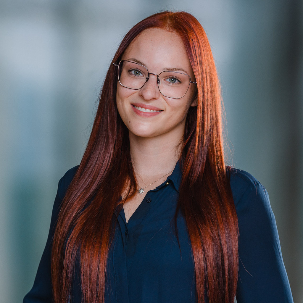 CaraCeline Kollmer Praktikantin in der Unternehmensentwicklung und