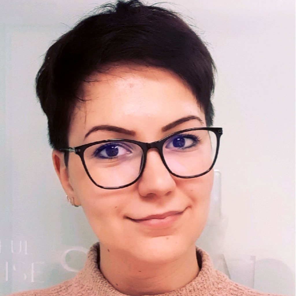 Elena Sipos Recruiting Analyst Accenture XING elena-sipos-recruiting-analyst-accenture-xing