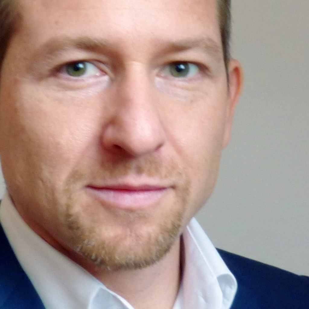 Dipl.Ing. Alexander Zdarzil Team Leader Country Service Leads