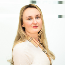 Dr. Nadine Uhlig