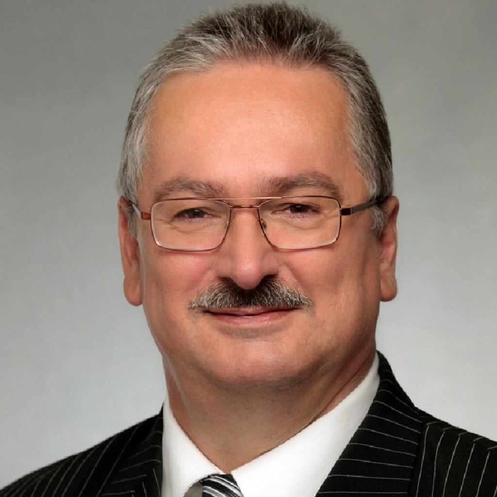 Walter Büttner Fertigungsleiter IPTE XING