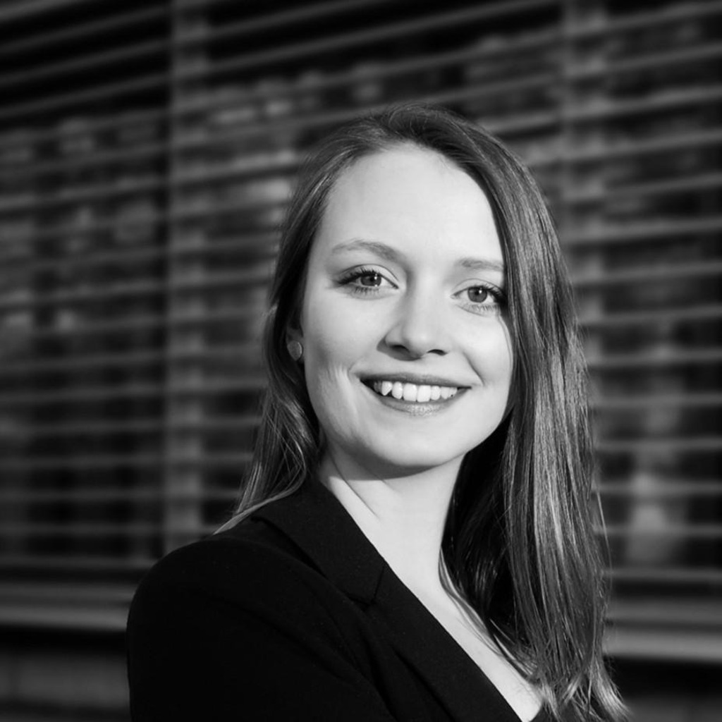 Sarah Bössow Projektmanager / Portalmanager WWM GmbH & Co. KG XING