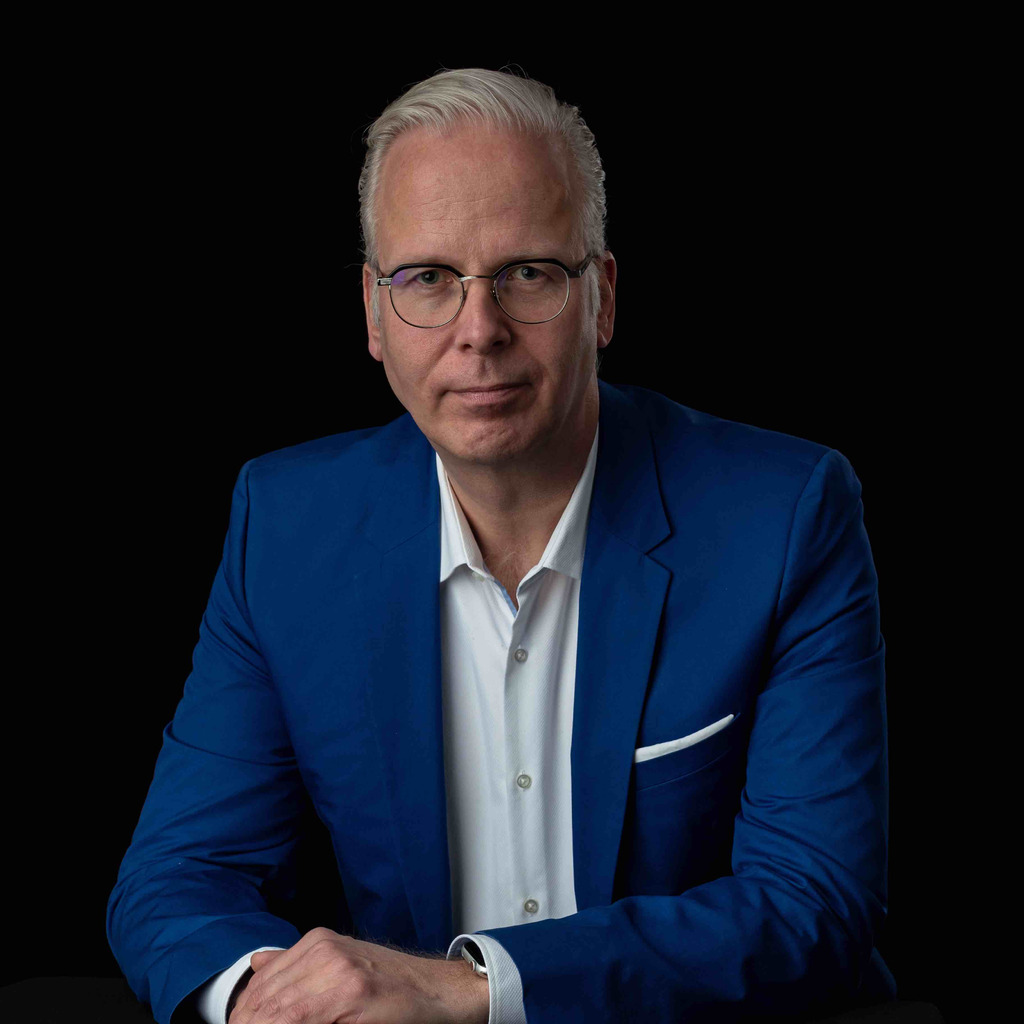 Matthias SchmidtPfitzner Partner McKinsey & Company XING
