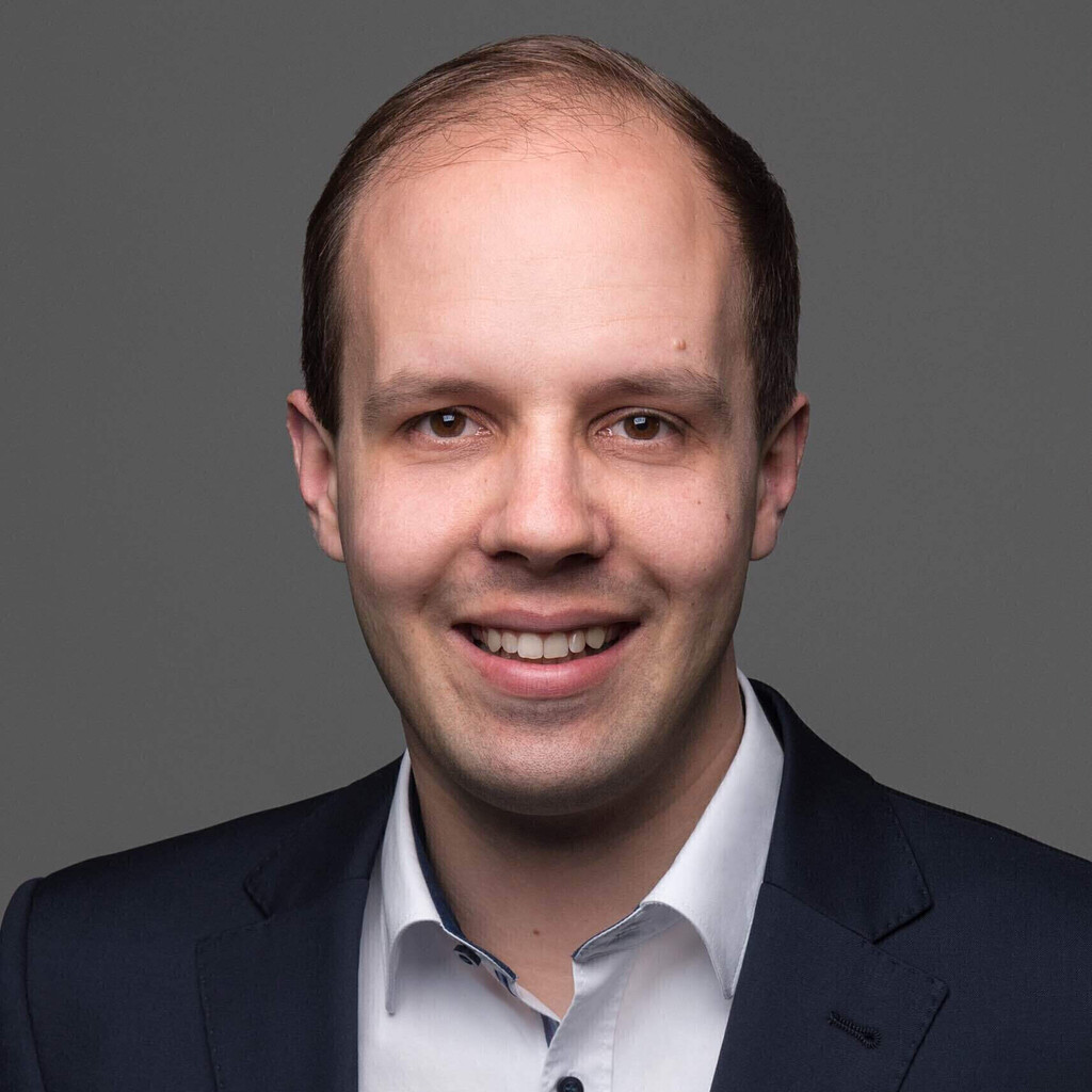 Dr. Jörg Hoffmann Director IT International BOS GmbH & Co. KG XING Dr. Jörg Hoffmann Director IT International BOS GmbH & Co. KG XING