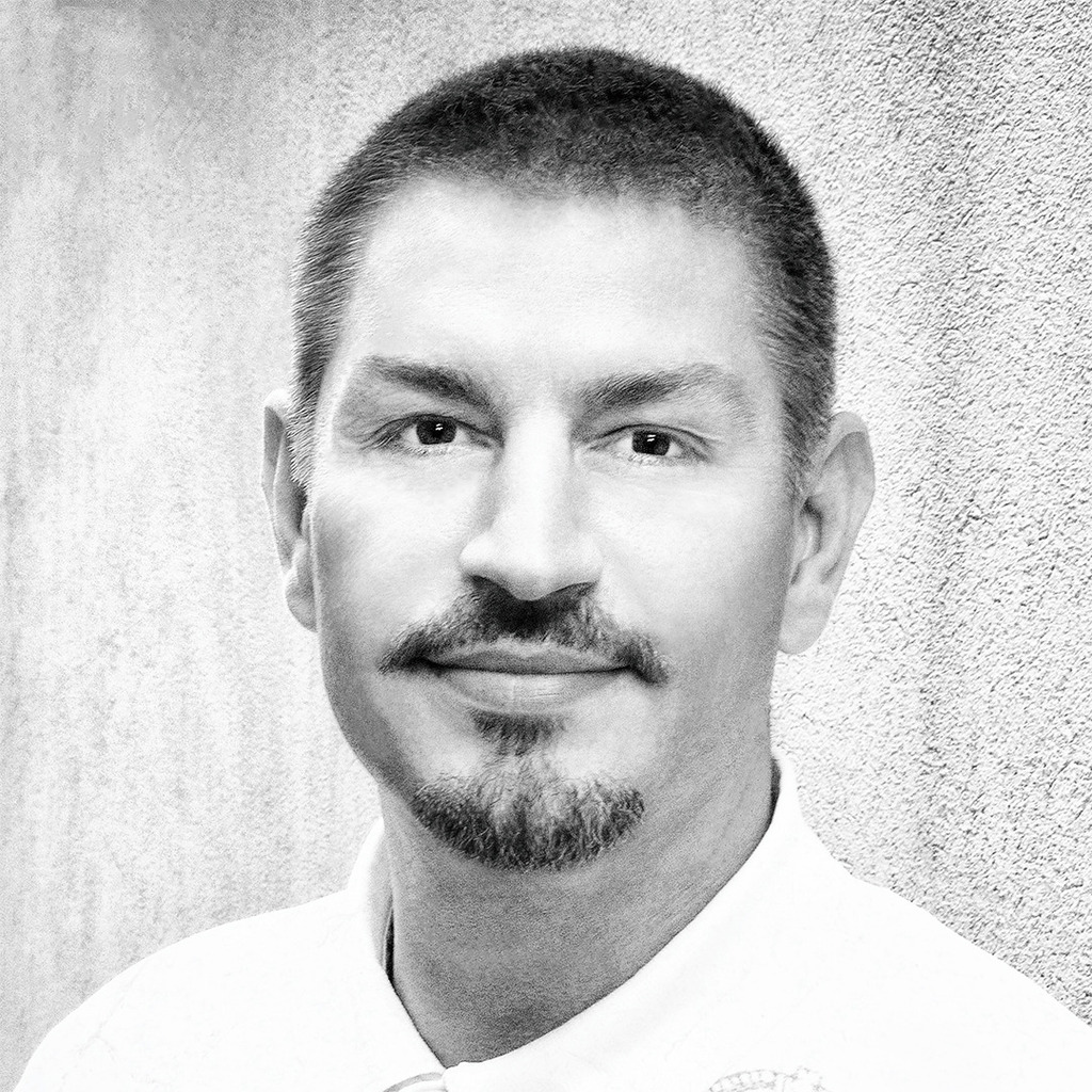 Robert Kostadinovic Leach Head of Digital & Creation THE HALL XING