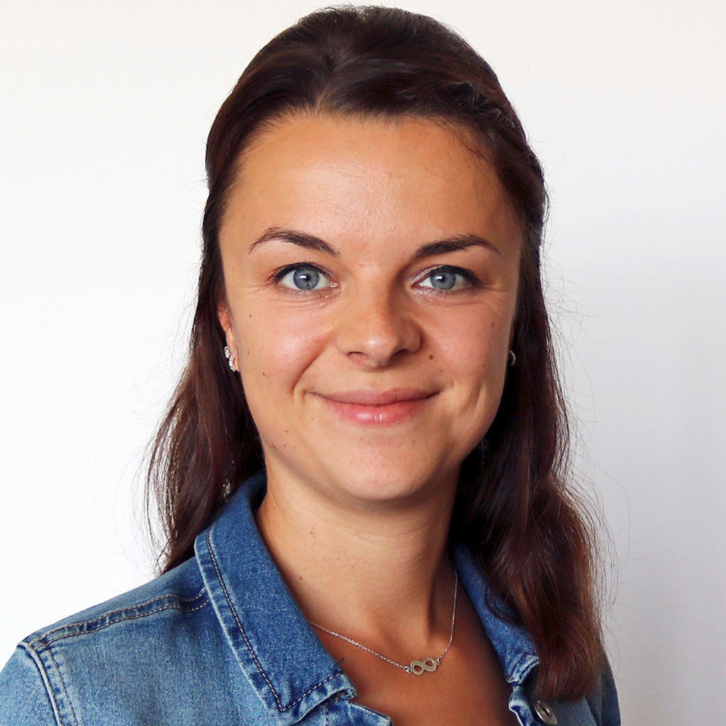 Social Media Profilbild Sabine Pradler Neustadt i.Sa.