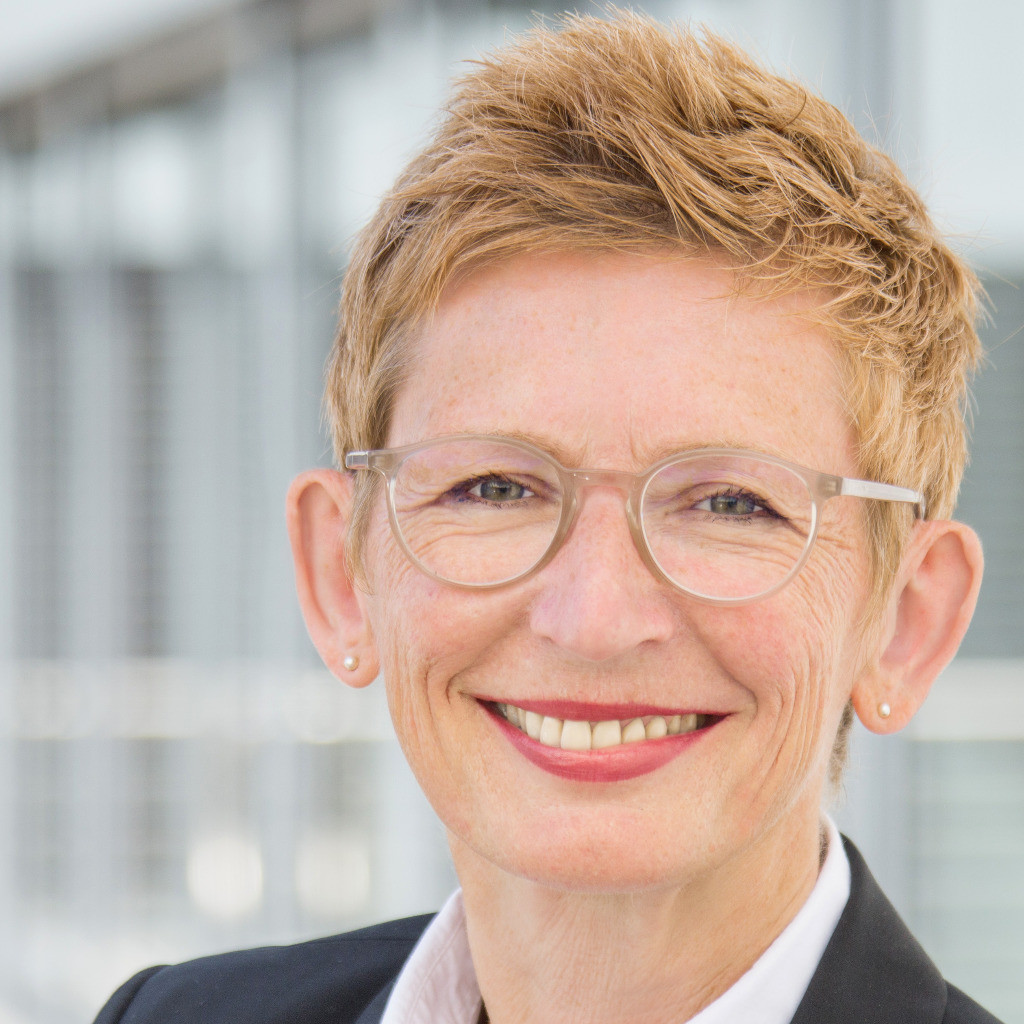 Birgit Wienck Corporate Communications Manager W. Pelz GmbH & Co