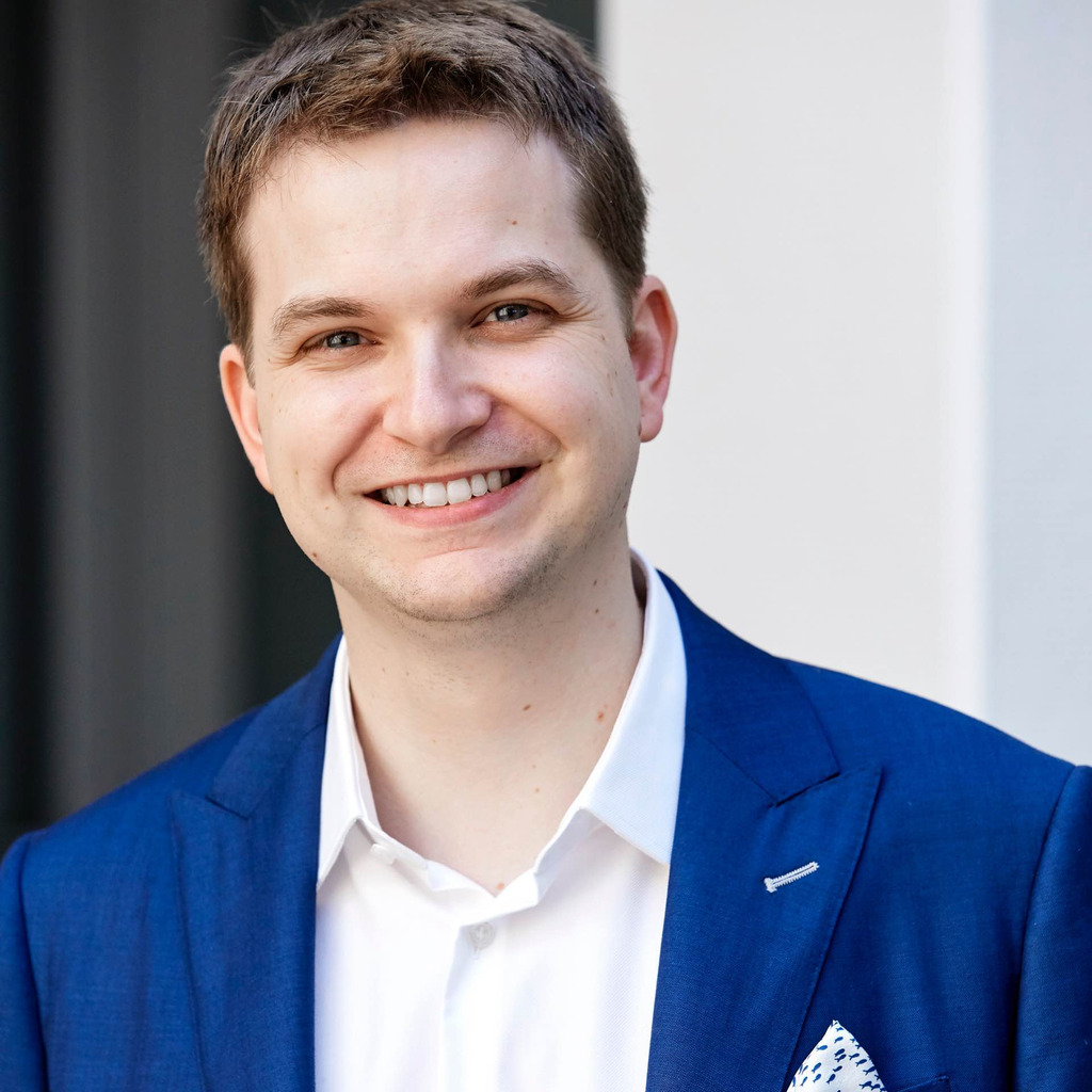 Florian Neumann Engagement Manager Advellence GmbH XING