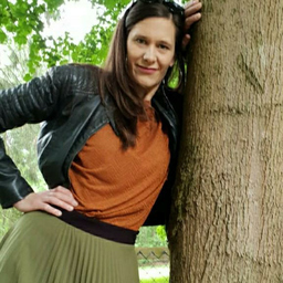 Julia Holder