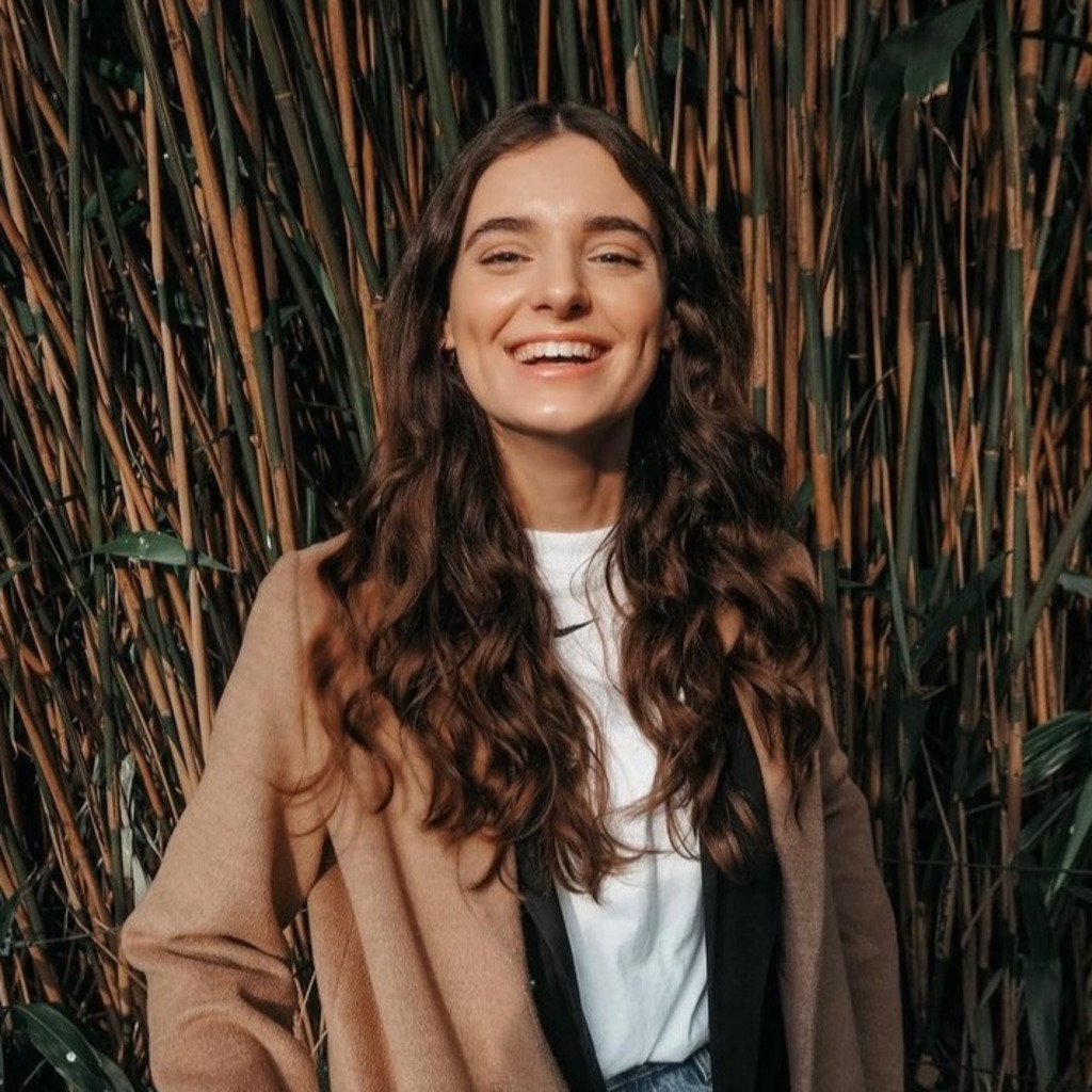 Denice Demund Gestalter für visuelles Marketing Hardeck Möbel GmbH