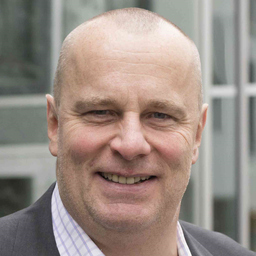 Dr. Ralf Strauss