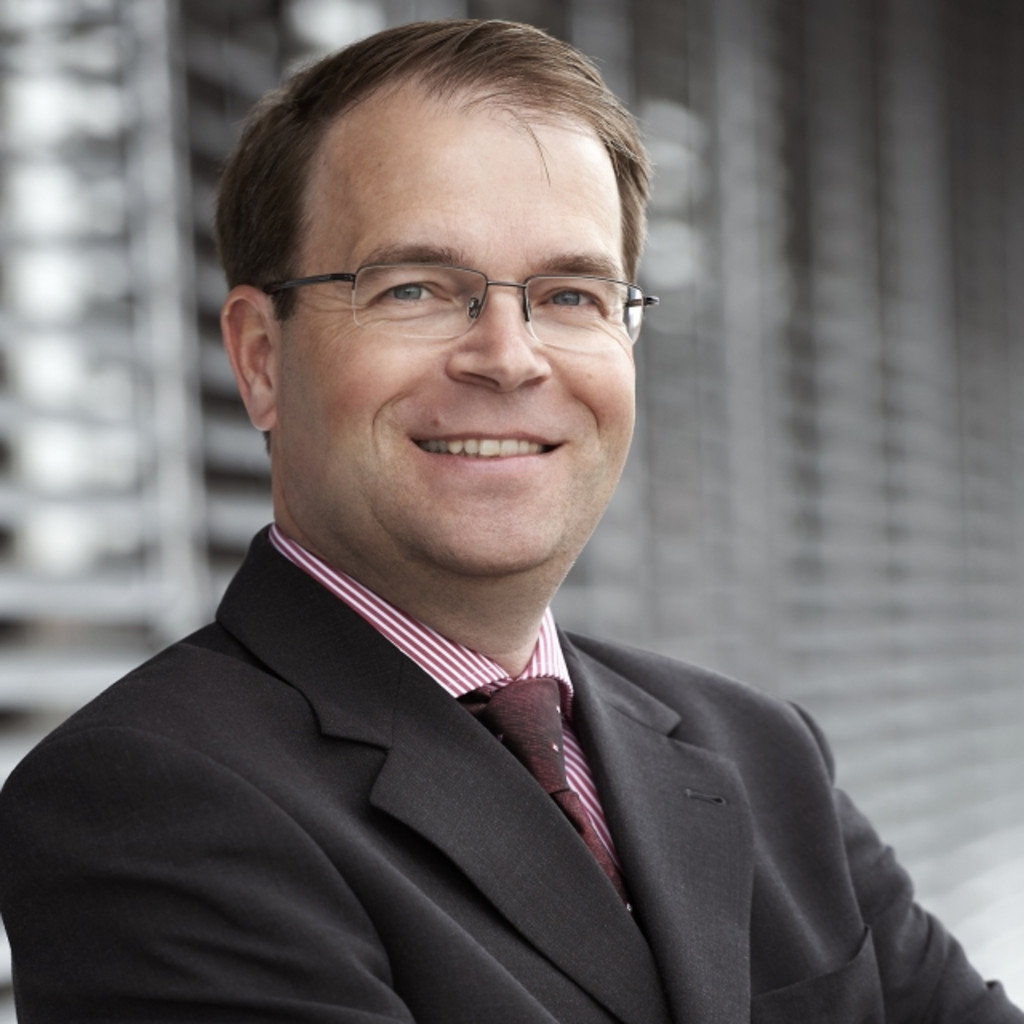 Dipl.Ing. Thomas Klesius Program Director / Transformation BT Germany GmbH & Co. oHG XING Dipl.Ing. Thomas Klesius Program Director / Transformation BT Germany GmbH & Co. oHG XING