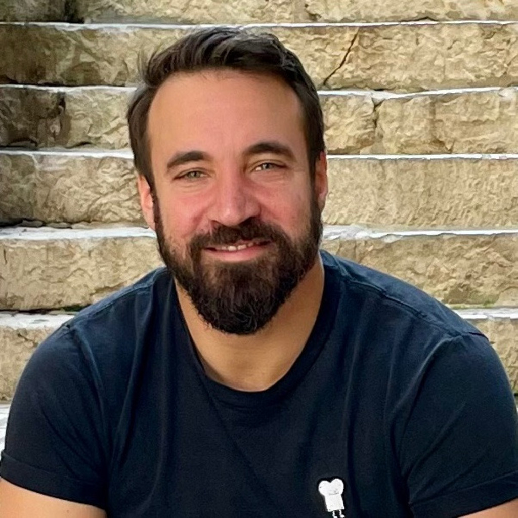 Joachim Schlüter Creative Director Farhouse Media GmbH XING