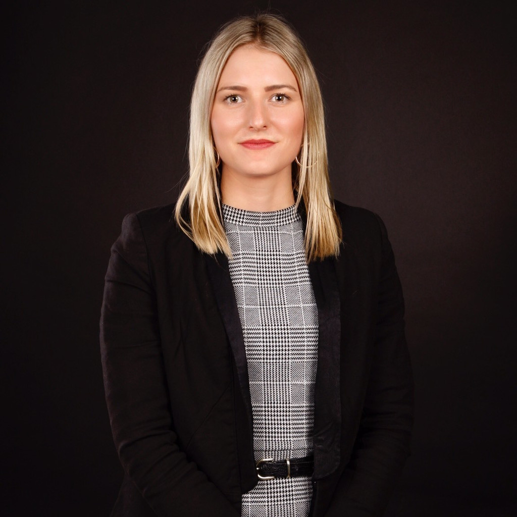 Julia Anskinewitsch Assistenz der Geschäftsleitung OPTIMA materials