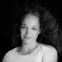 Stephanie  Bauer