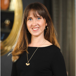 Nadine Knoll