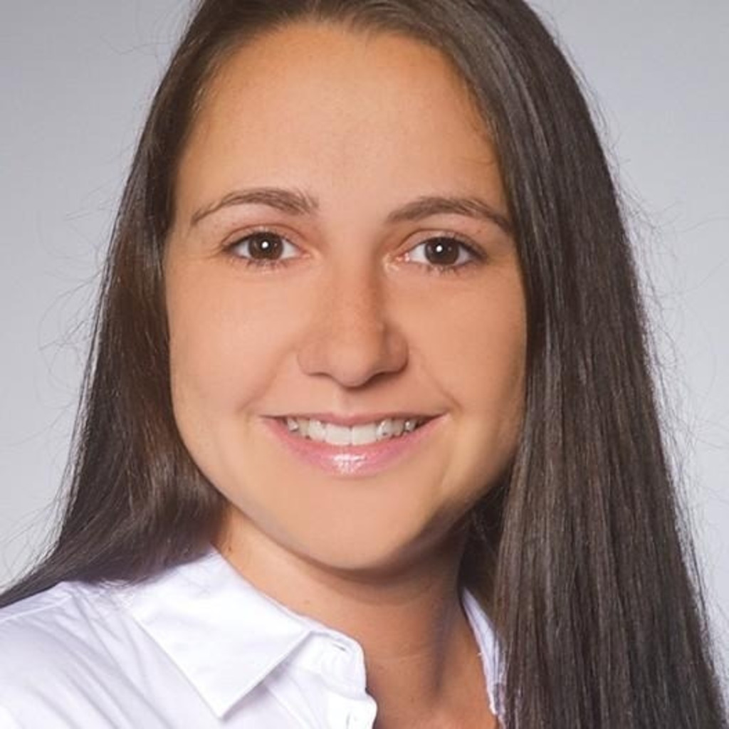 Laura Löffler - Junior Production & Purchasing Manager - Simba Dickie ...