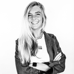 Julia Manglkammer