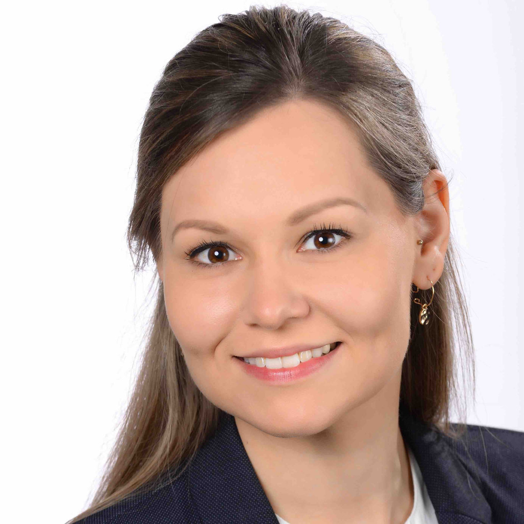 Berufsgenossenschaft Für Holz Und Metall Deborah Steinmetz - Leiterin des Sachgebietes Zentrale Aufgaben