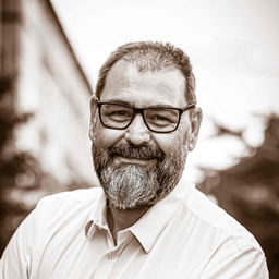 Lars Schrader