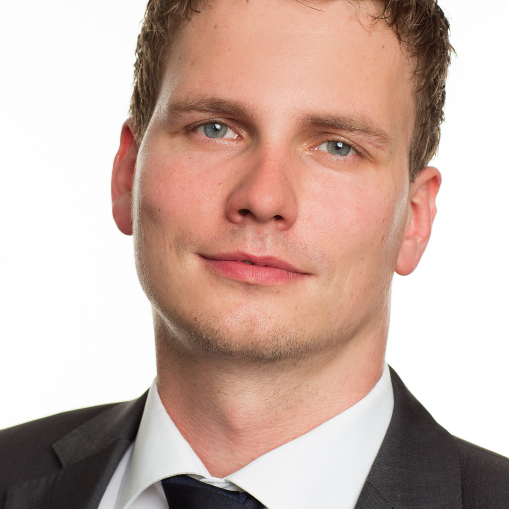 Robert Helmdach Senior Manager Business Intelligence KPMG AG