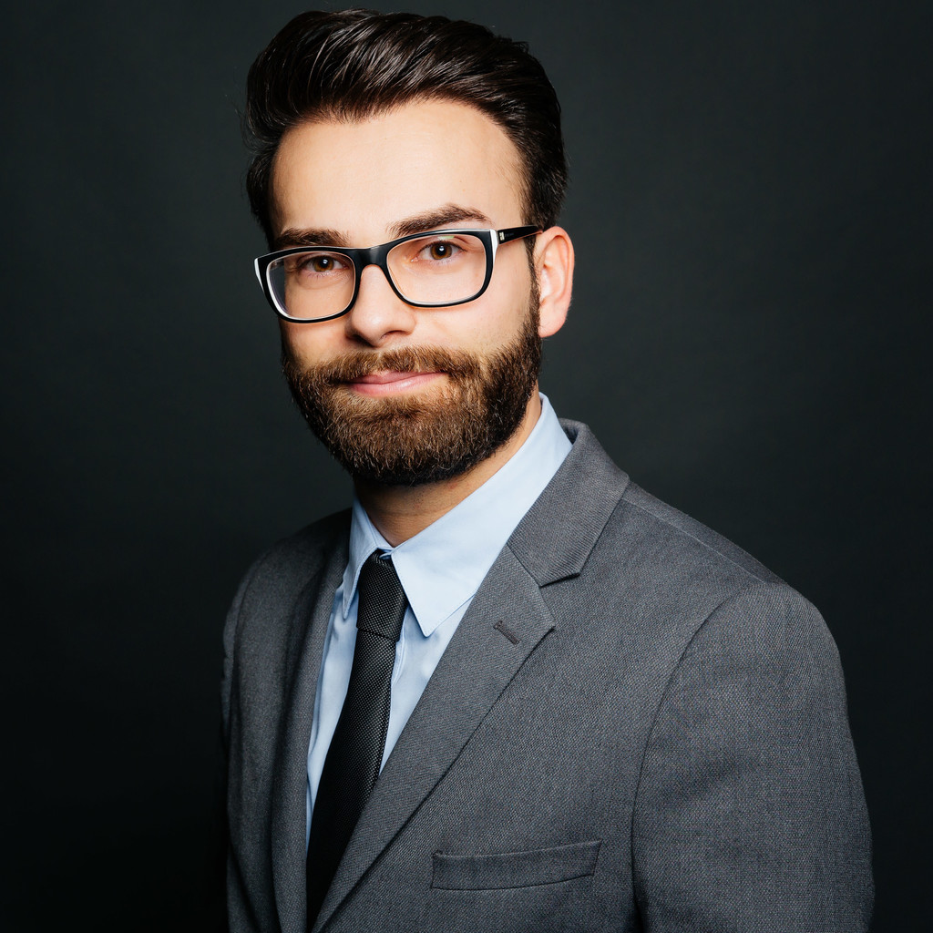 Daniel PietruskyFerreira Inhaber Million Art Treatments XING