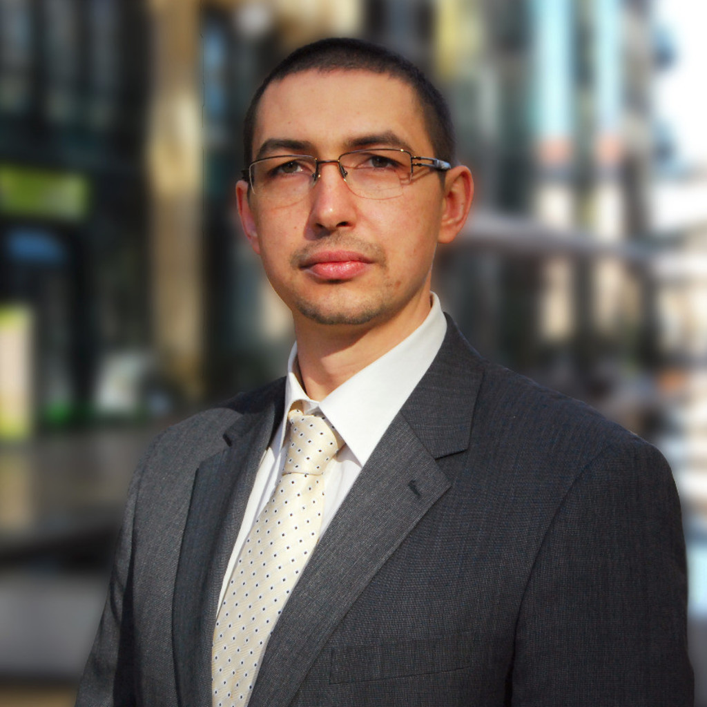 Dr. Denis Koschichow Entwicklungs und Simulationsingenieur