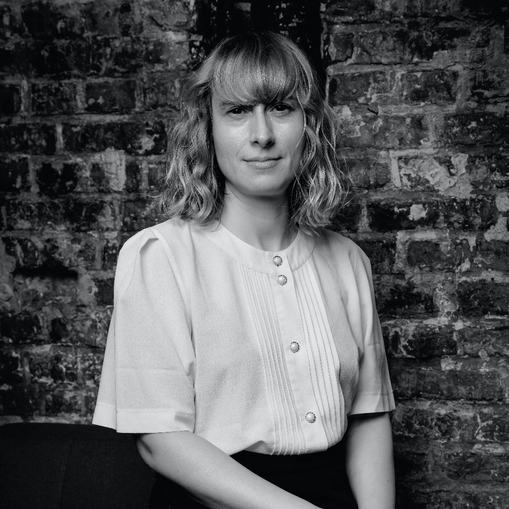 Dr. Anneke Rübel Head of Medical Director Edelman XING