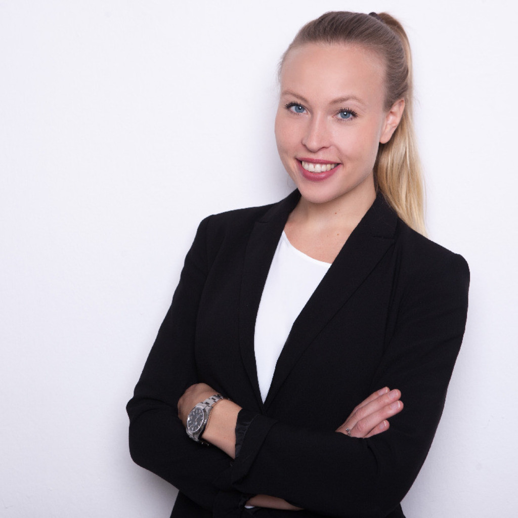 LauraSofie Jung Lead People & Operations home24 SE XING