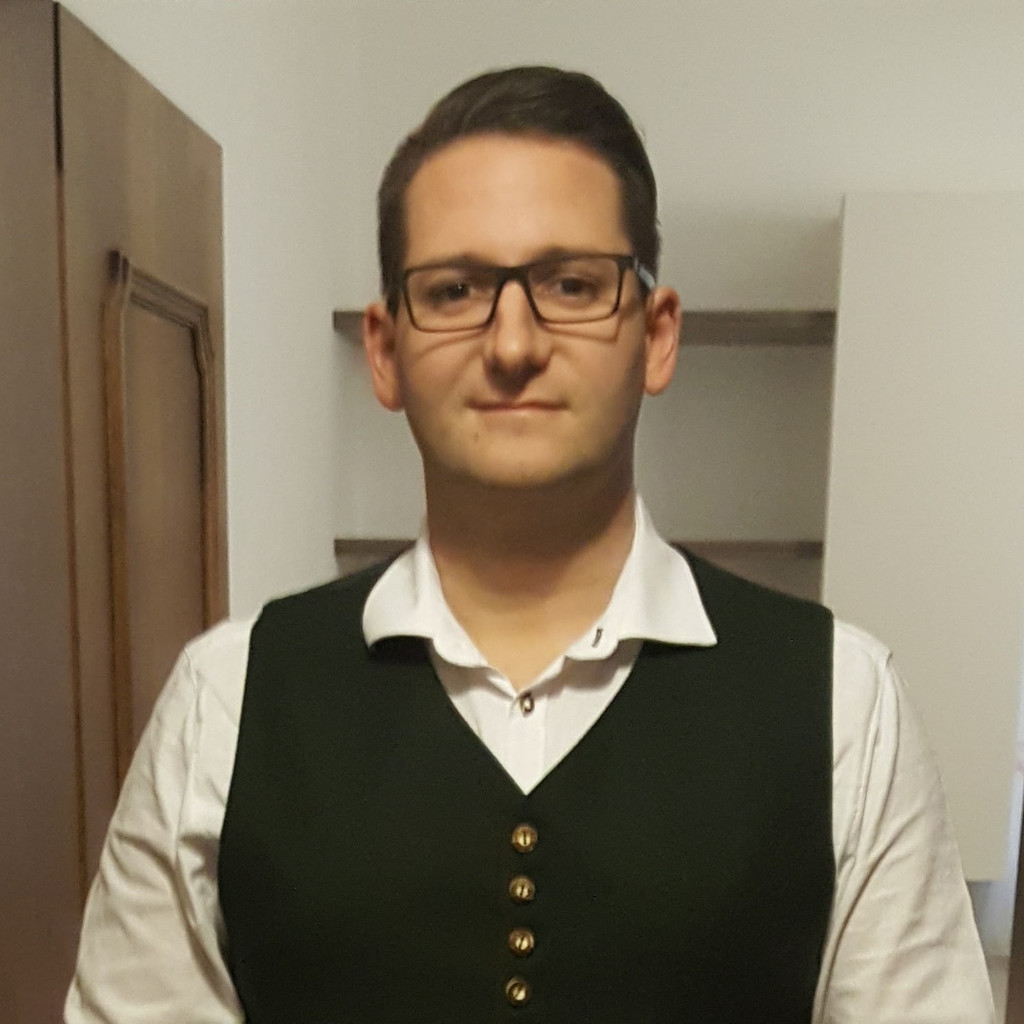 Gregor Rumpelmayr Geschäftsführer KUVAG GmbH & Co KG XING
