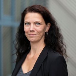 Dr. Carina Grauvogel