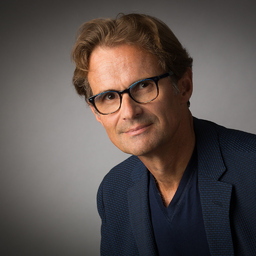 Dr. Stephan Nicolay