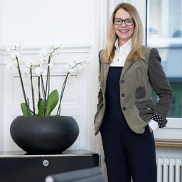 Mag. Eszter Nyuli