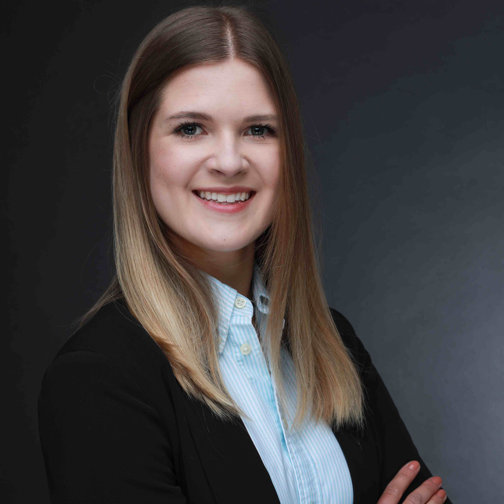 Caroline Schmidt Projektmanagerin Digital Finance ENERCON XING