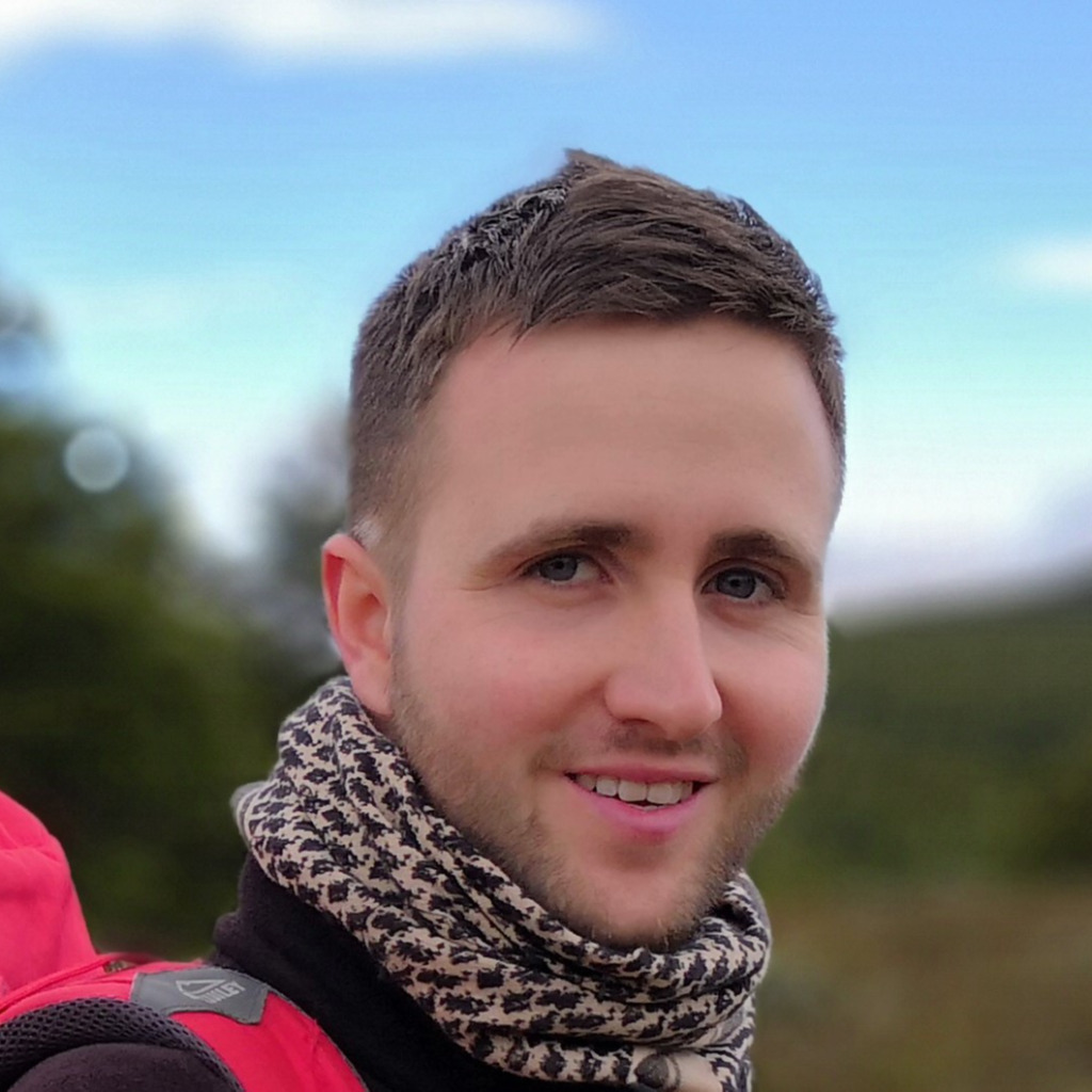 Julian Hauser in der Personensuche von Das Telefonbuch