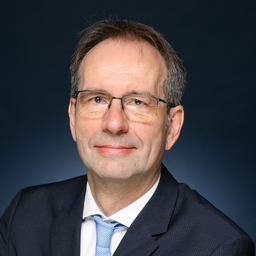 Dr. Paul Lüsse