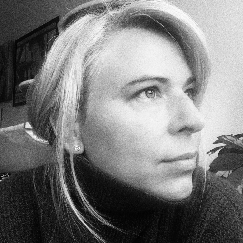 Carla Lorenzo Strategin für digitales Marketing. Katakana Marketing