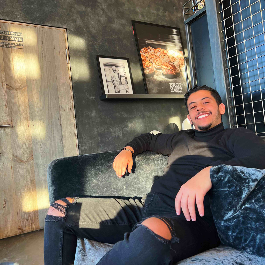 Abderrahmane Hafidy Ich mache eine ausbildung als koch Hotel XING