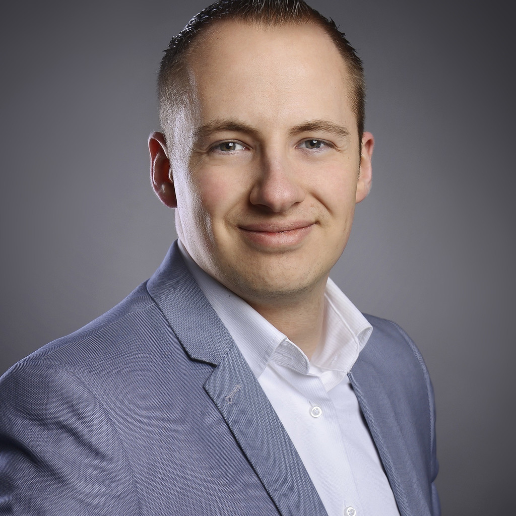 Eric Eberhardt Inhaber EAEG Sportwagenvermietung XING