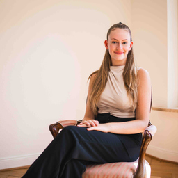 Christina Lara Kloth
